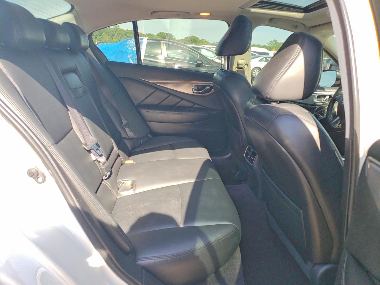 2015 Infiniti Q50 Base White vin: JN1BV7AR1FM419995