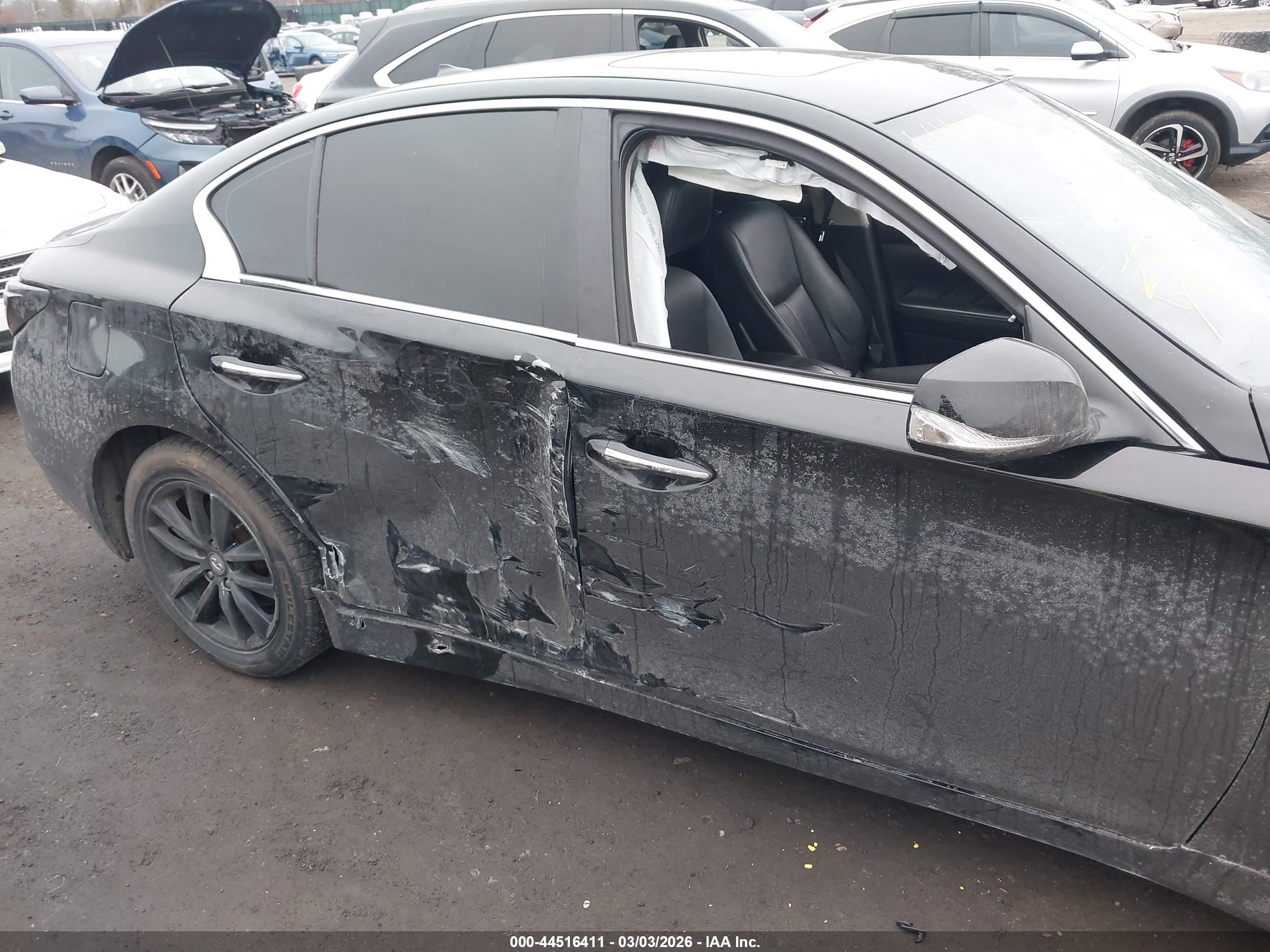 2015 Infiniti Q50 Premium Black vin: JN1BV7AR1FM423982