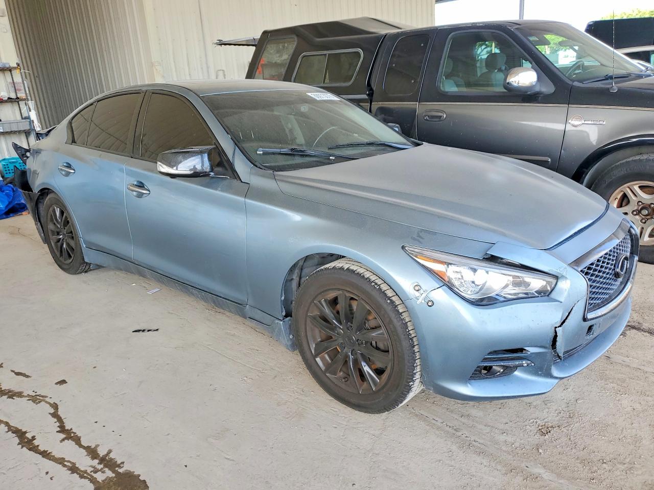2014 Infiniti Q50 Base Silver vin: JN1BV7AR2EM680597