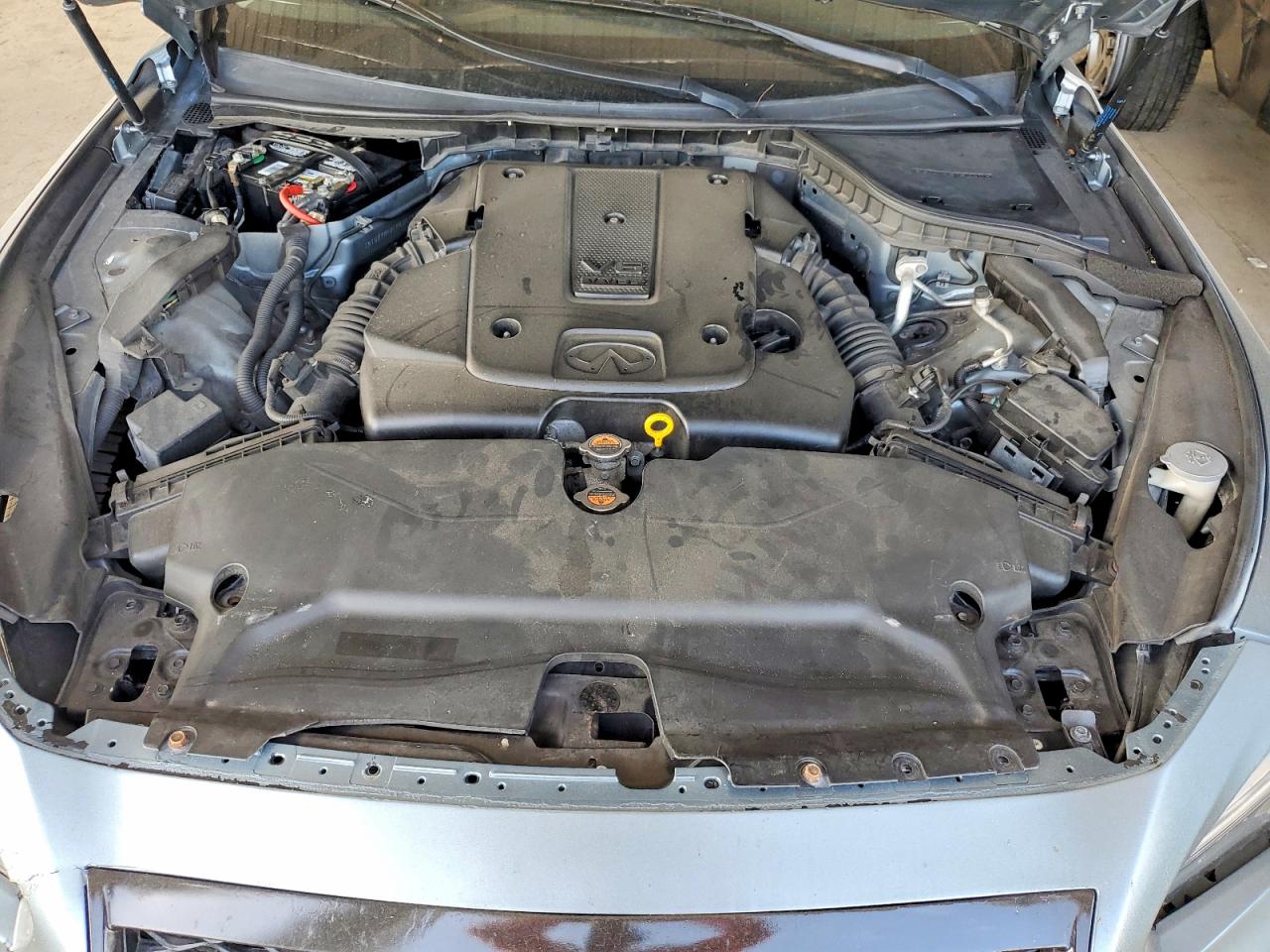2014 Infiniti Q50 Base Silver vin: JN1BV7AR2EM680597