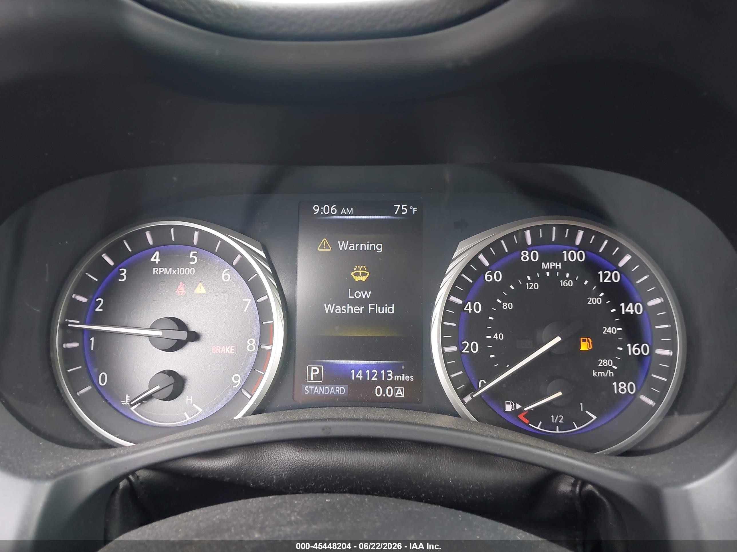 2014 Infiniti Q50 Premium Silver vin: JN1BV7AR2EM688361