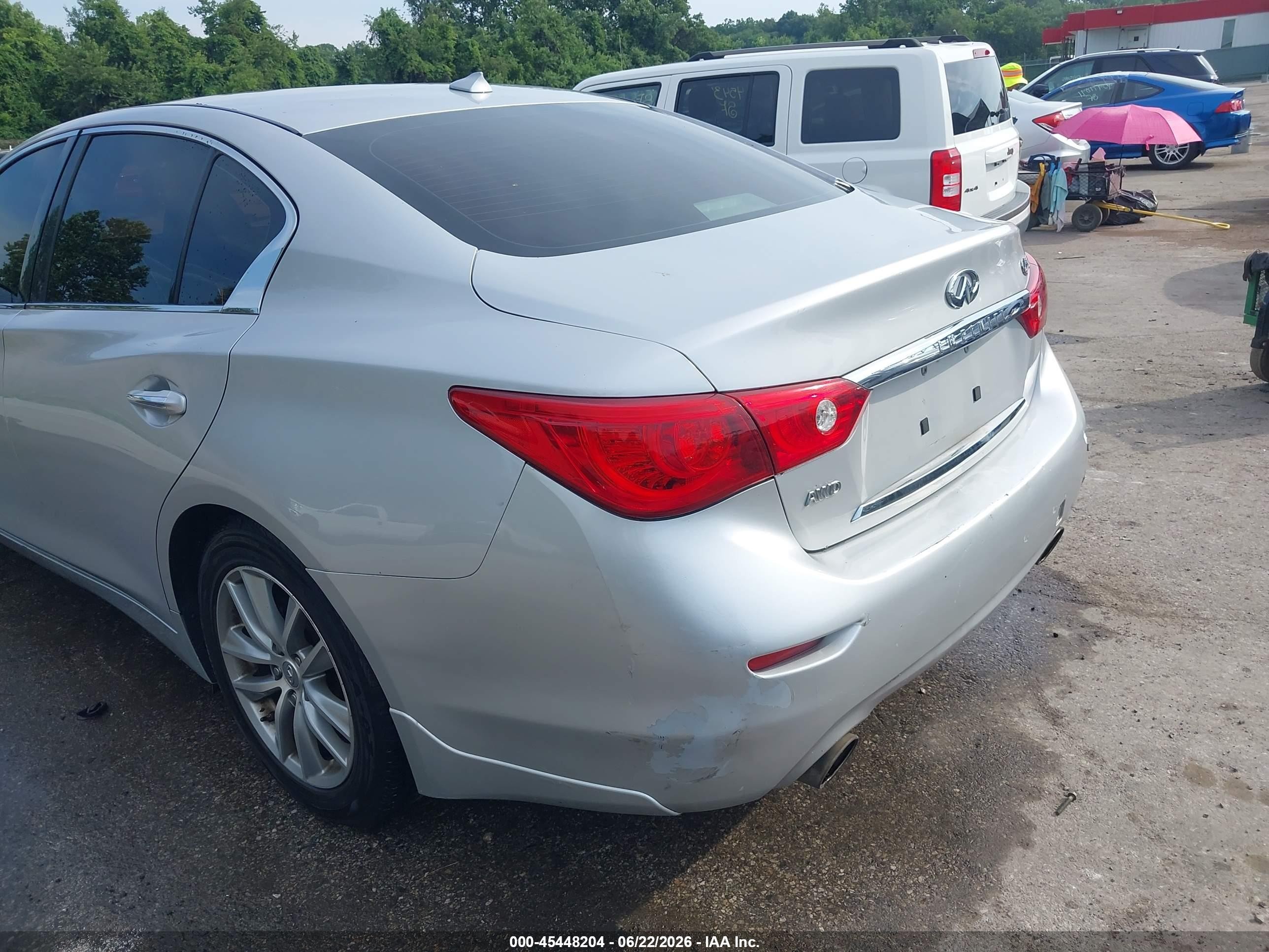 2014 Infiniti Q50 Premium Silver vin: JN1BV7AR2EM688361