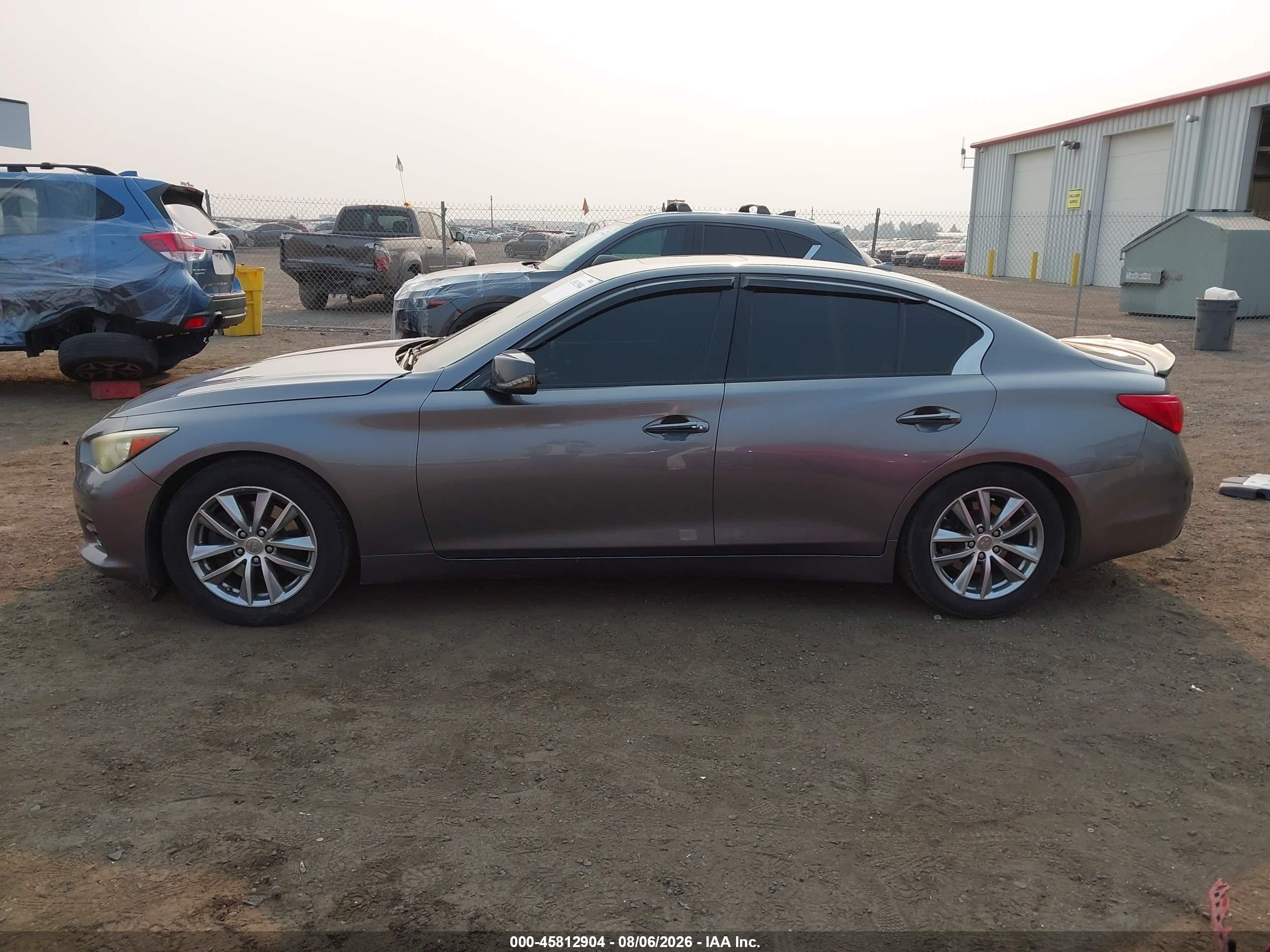 2014 Infiniti Q50 Premium Серый vin: JN1BV7AR2EM697979
