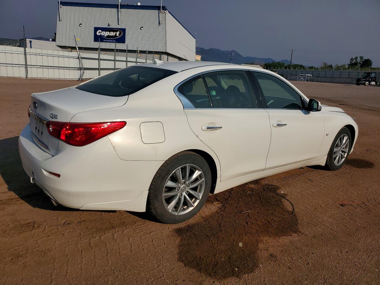 2014 Infiniti Q50 Premium White vin: JN1BV7AR2EM701495