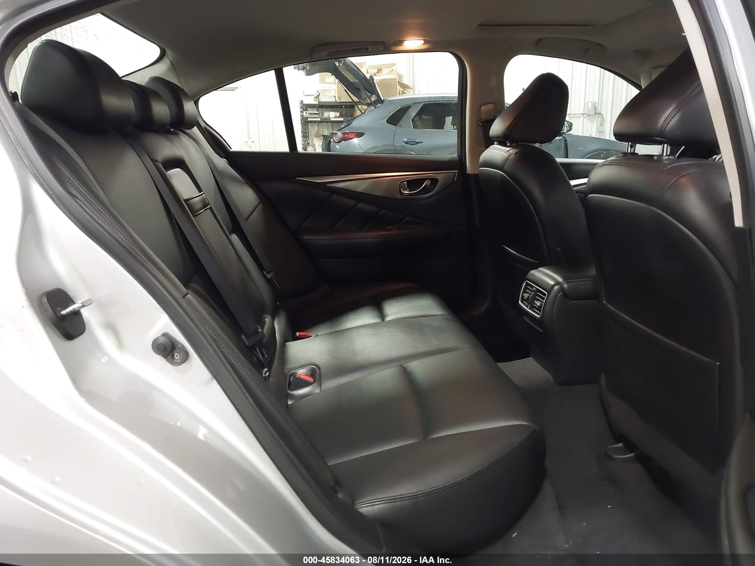 2014 Infiniti Q50 Premium Silver vin: JN1BV7AR2EM701576