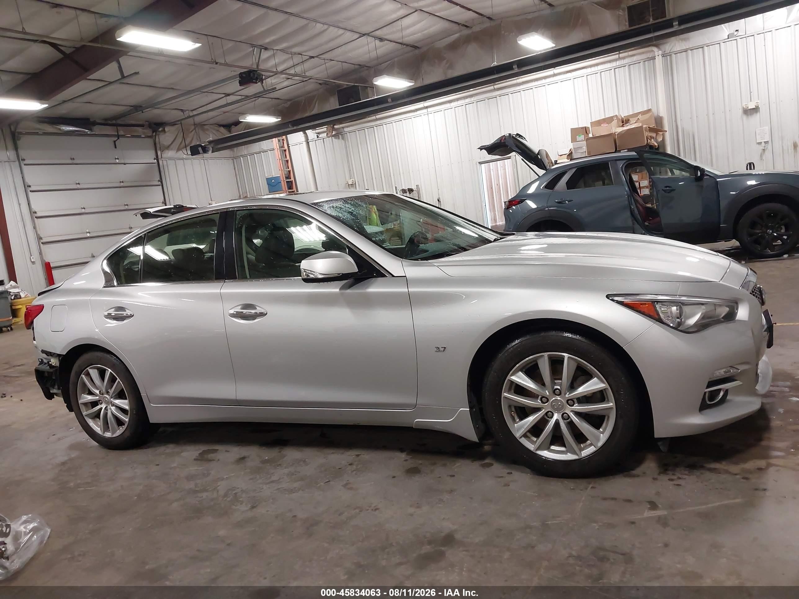 2014 Infiniti Q50 Premium Silver vin: JN1BV7AR2EM701576