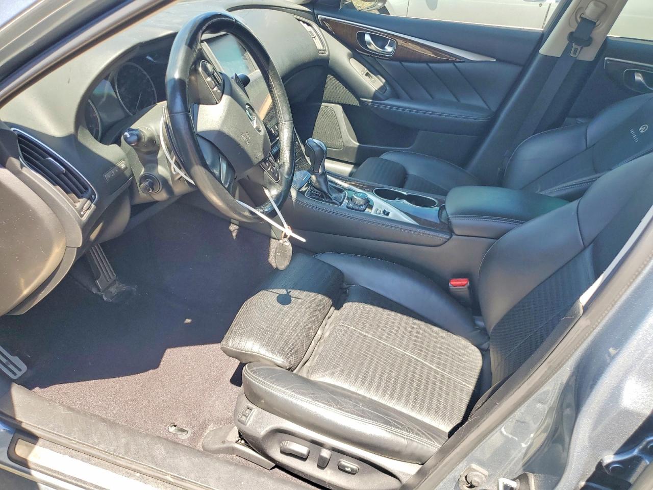 2014 Infiniti Q50 Base Silver vin: JN1BV7AR2EM703523