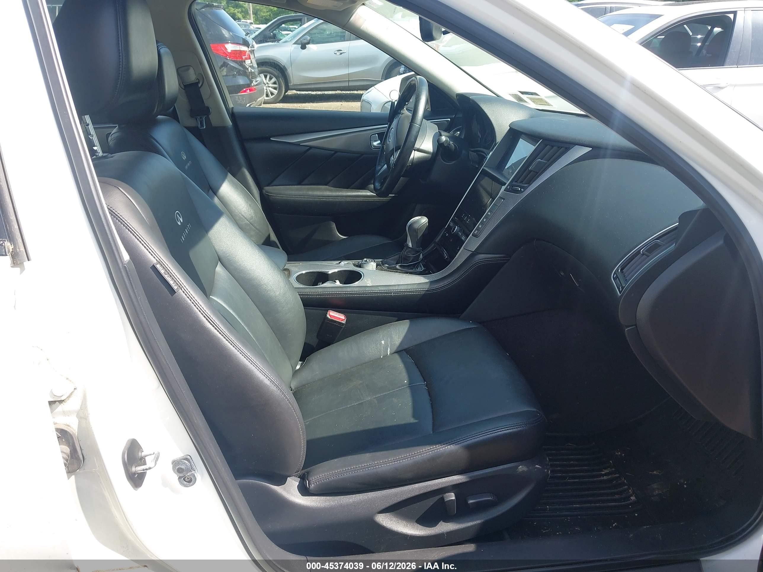 2014 Infiniti Q50 Premium Белый vin: JN1BV7AR2EM704347