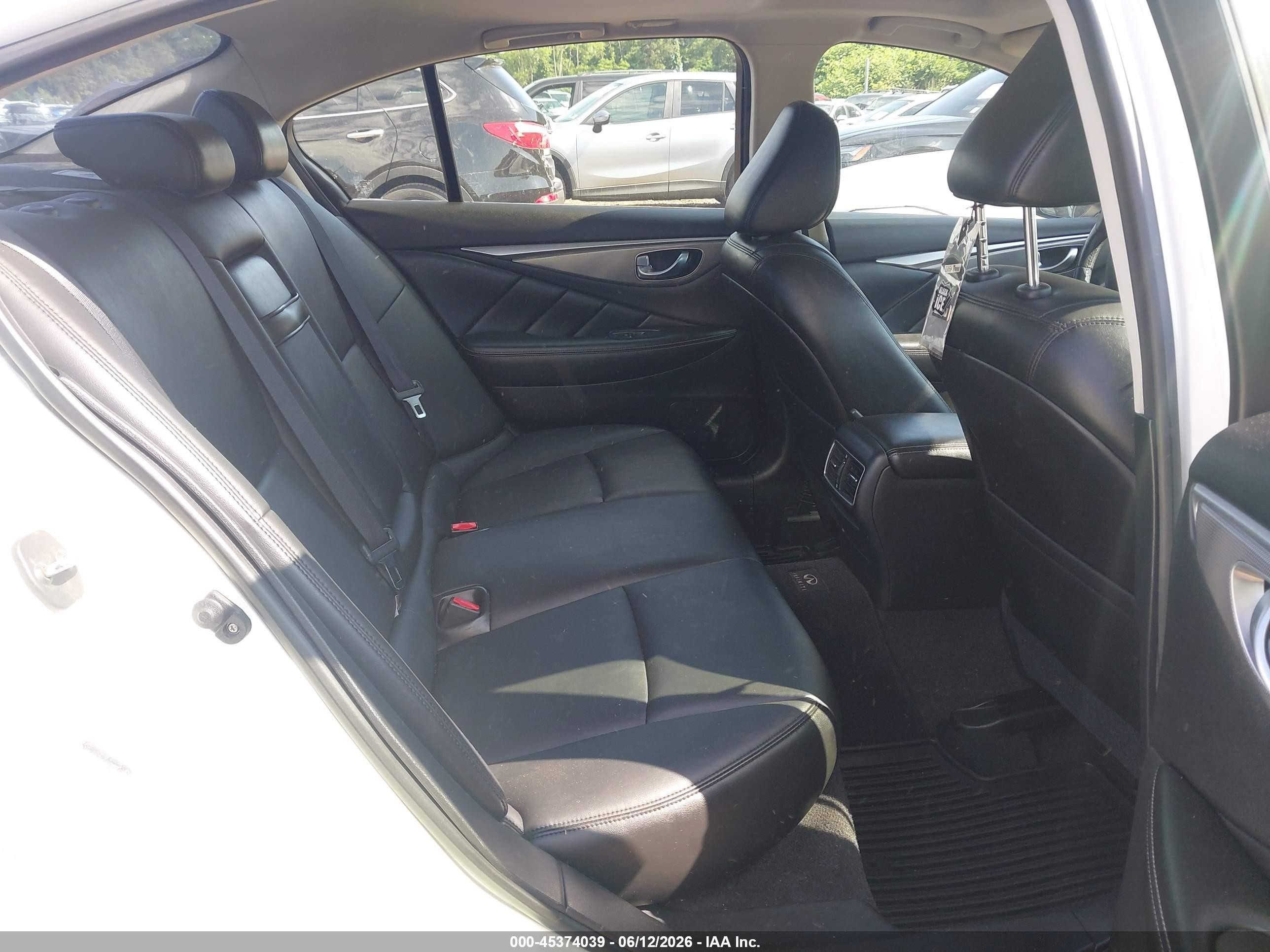 2014 Infiniti Q50 Premium Белый vin: JN1BV7AR2EM704347