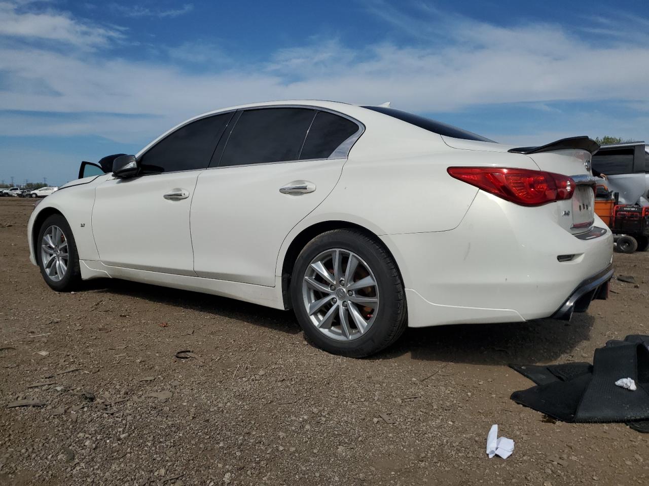 2015 Infiniti Q50 Base   White vin: JN1BV7AR2FM395366