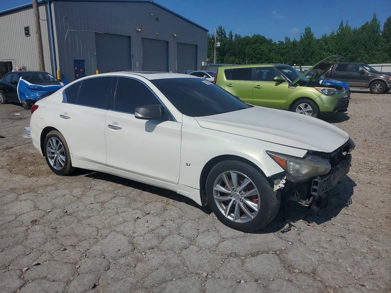 2015 Infiniti Q50 Base White vin: JN1BV7AR2FM395366