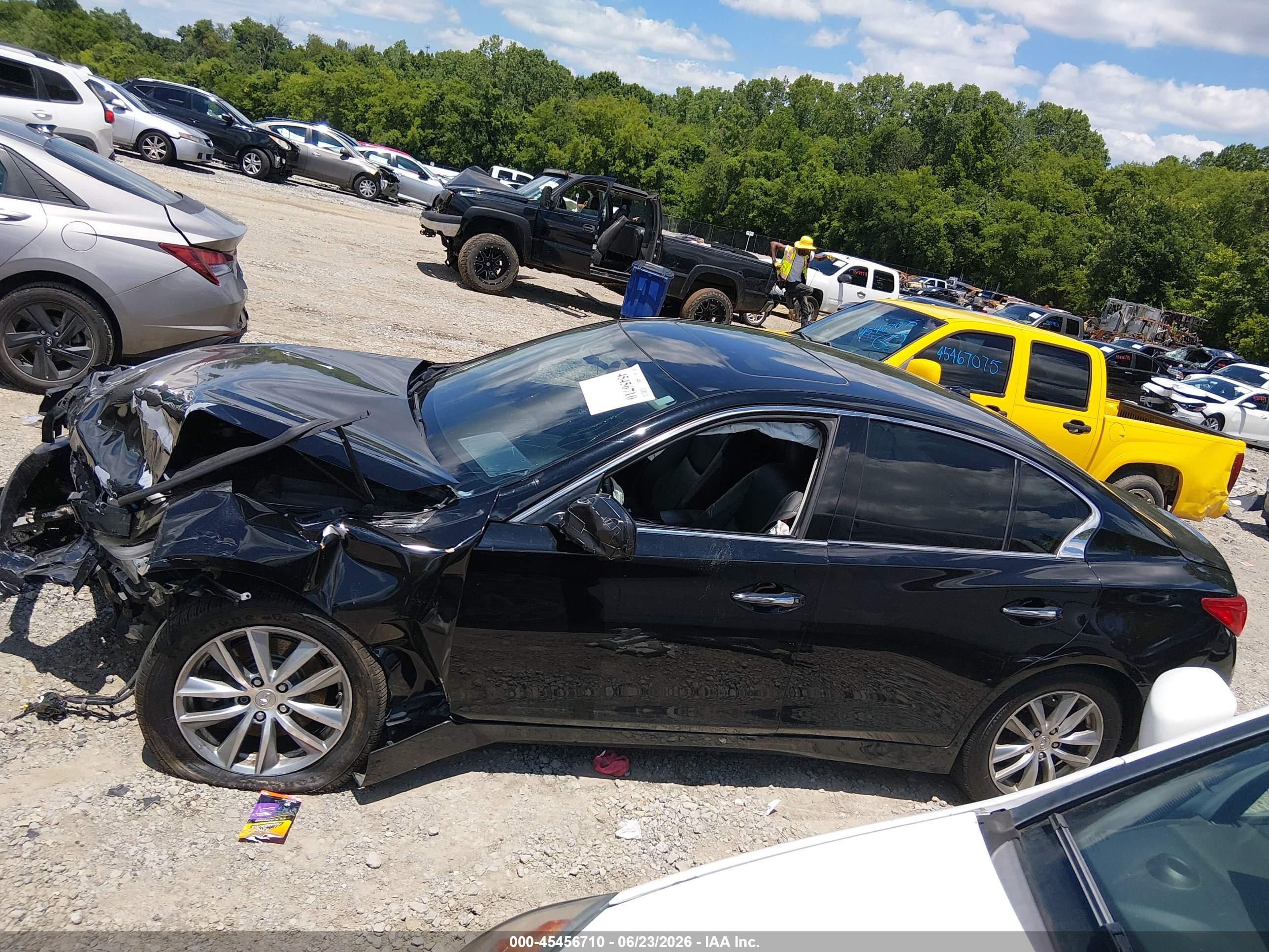 2015 Infiniti Q50   Black vin: JN1BV7AR2FM396128