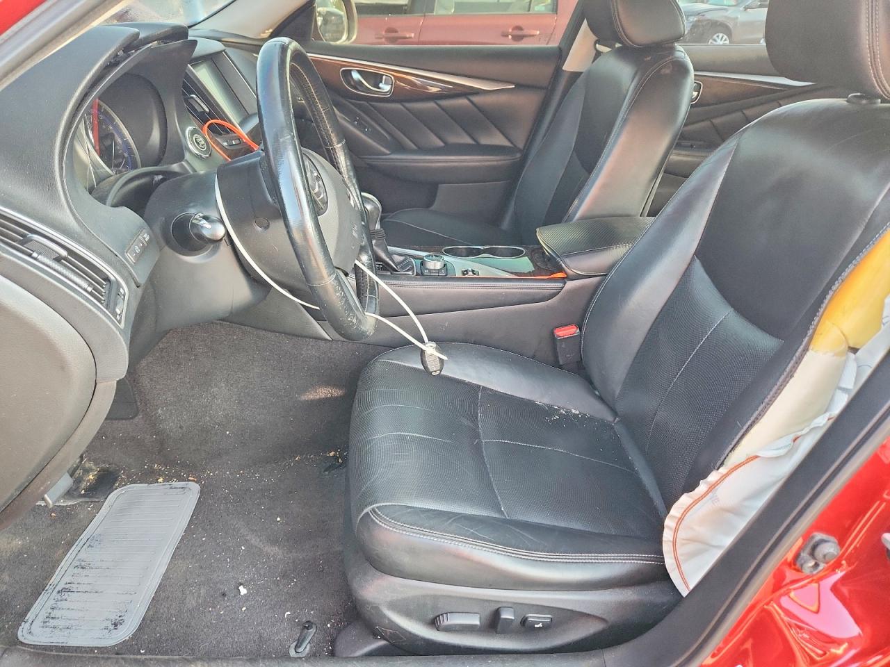 2015 Infiniti Q50 Premium Burgundy vin: JN1BV7AR2FM398803