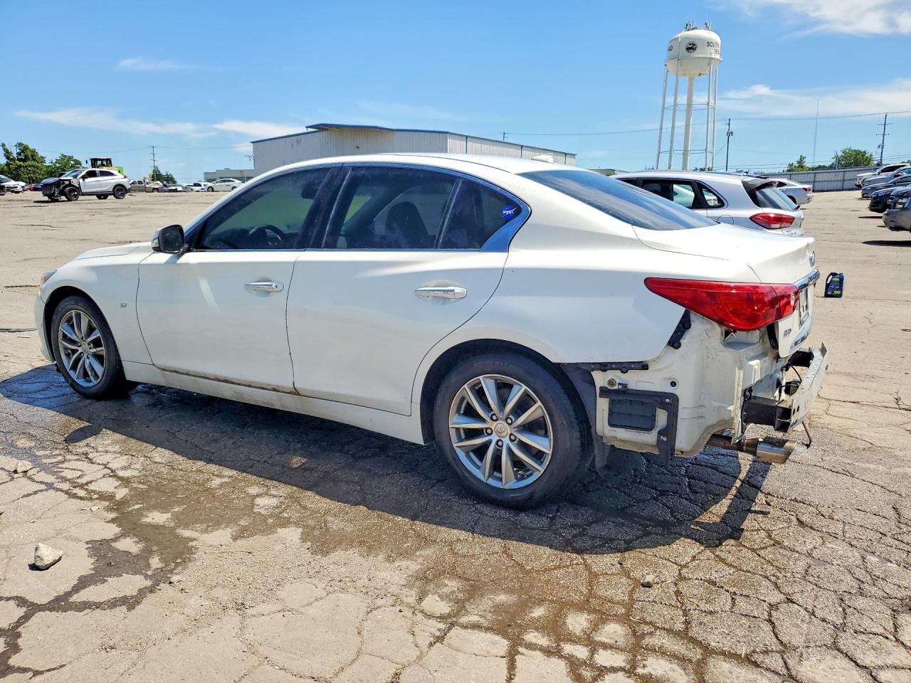 2015 Infiniti Q50 Base White vin: JN1BV7AR2FM401926