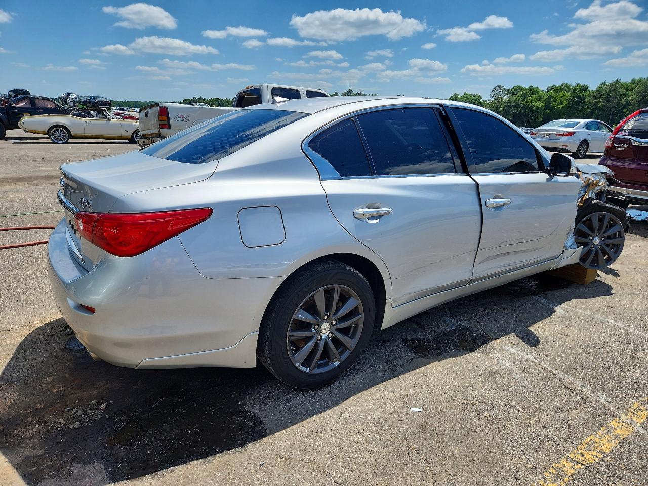 2015 Infiniti Q50 Premium Silver vin: JN1BV7AR2FM421240