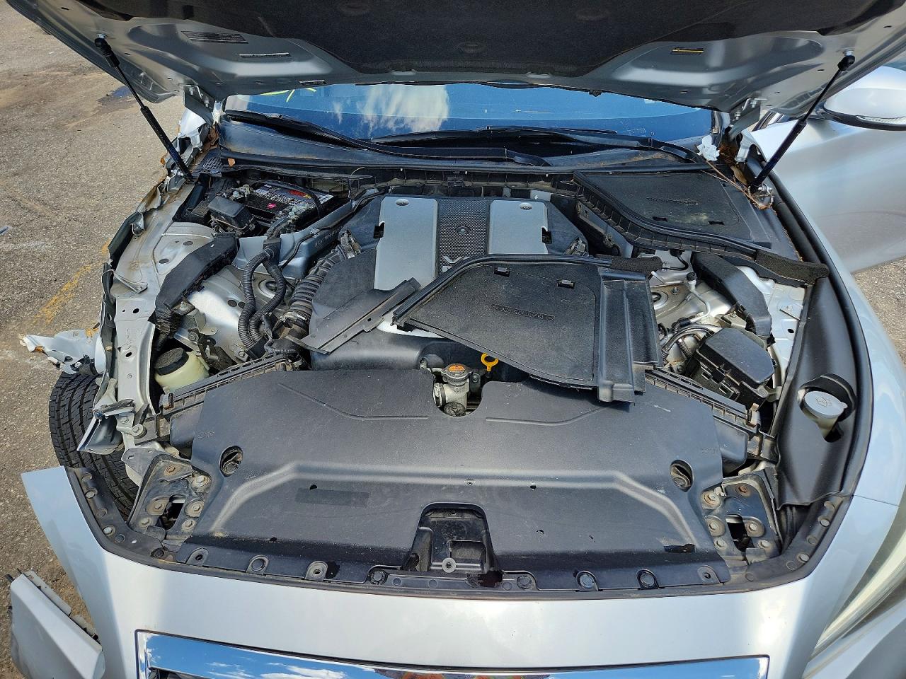 2015 Infiniti Q50 Premium Silver vin: JN1BV7AR2FM421240