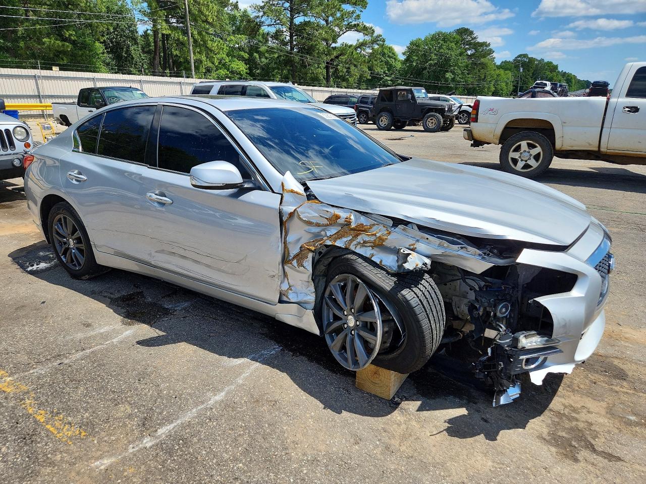 2015 Infiniti Q50 Premium Silver vin: JN1BV7AR2FM421240