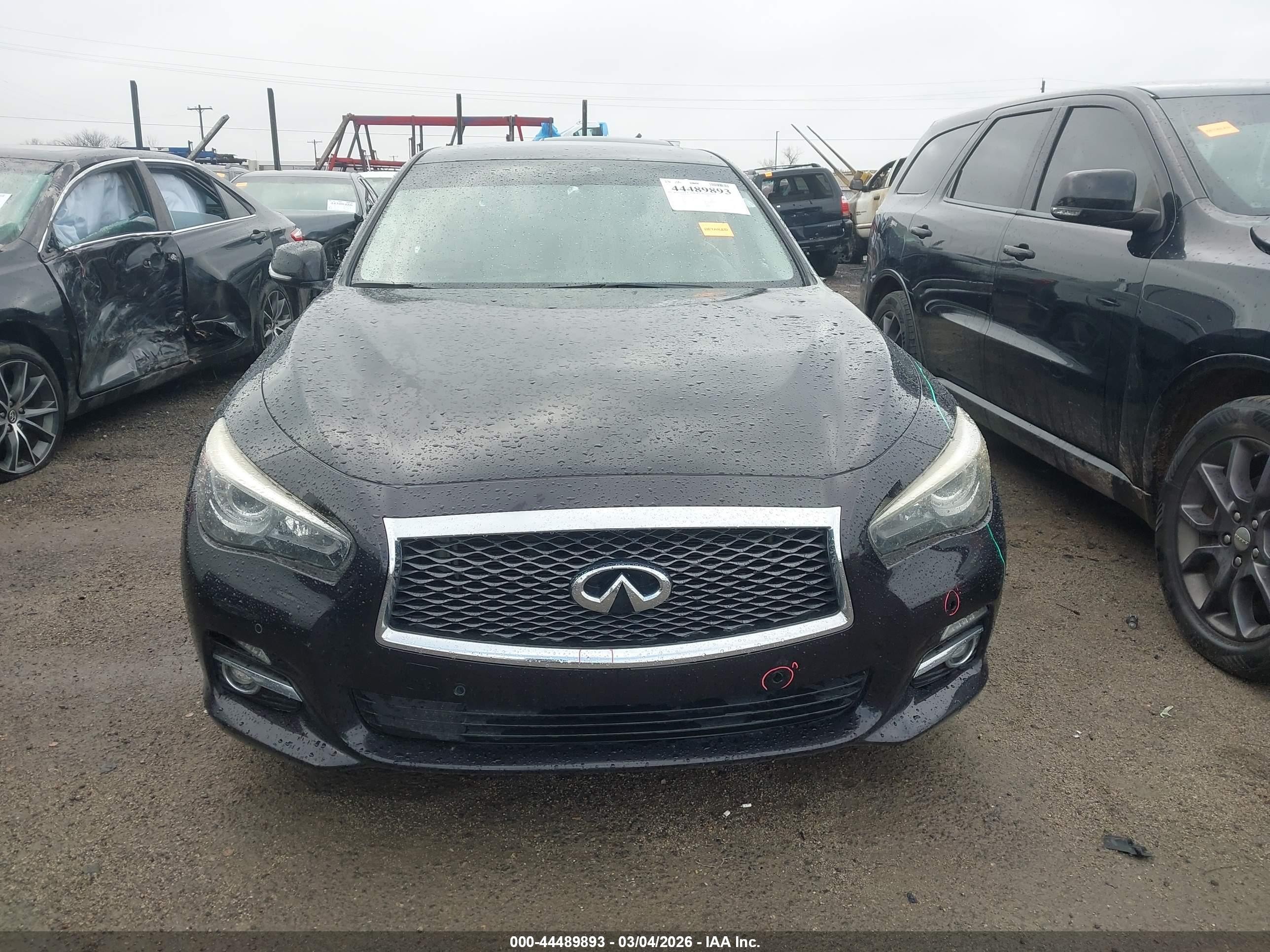 2015 Infiniti Q50 Premium Black vin: JN1BV7AR2FM421660