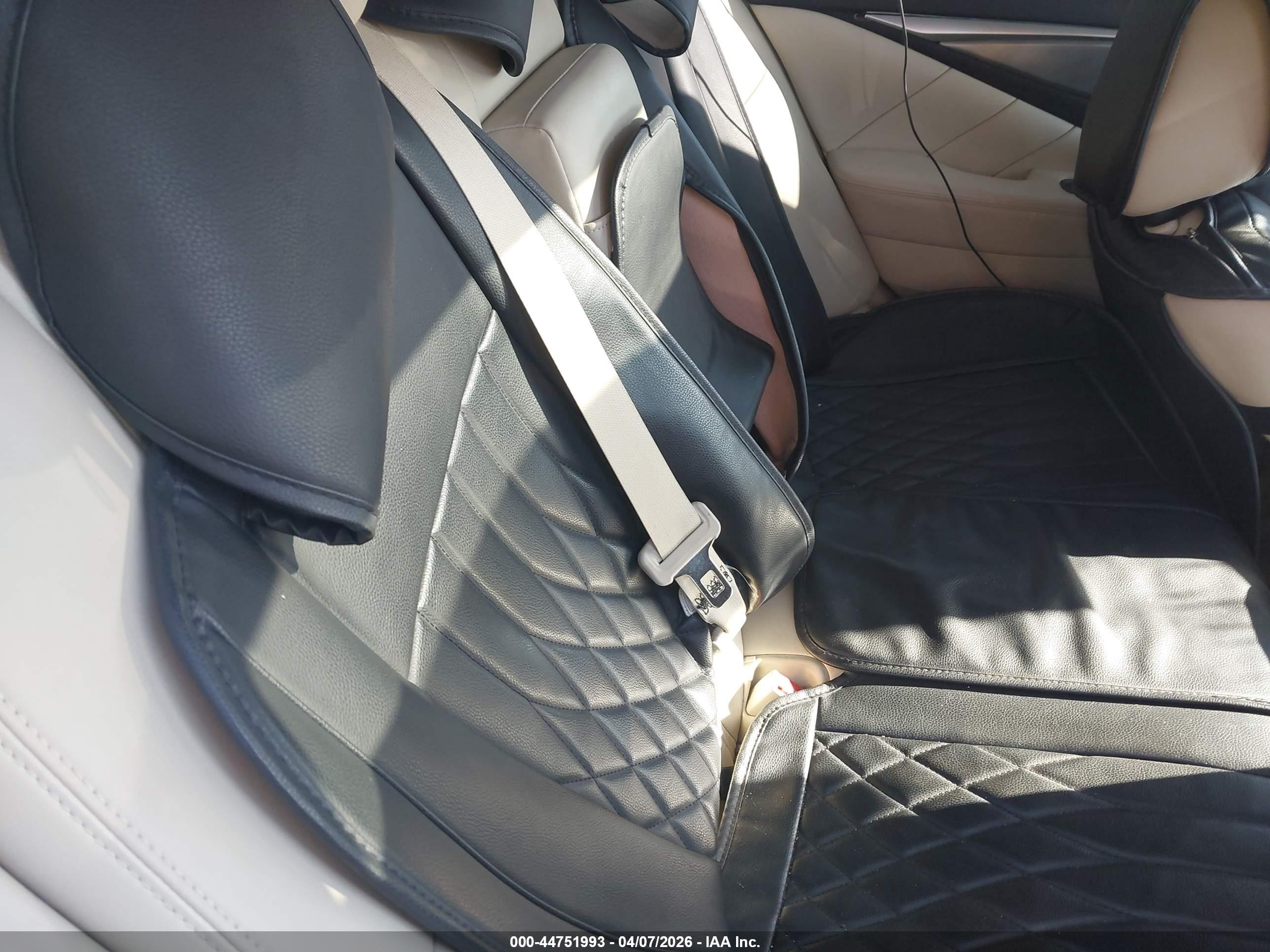2015 Infiniti Q50 Premium Черный vin: JN1BV7AR2FM421710