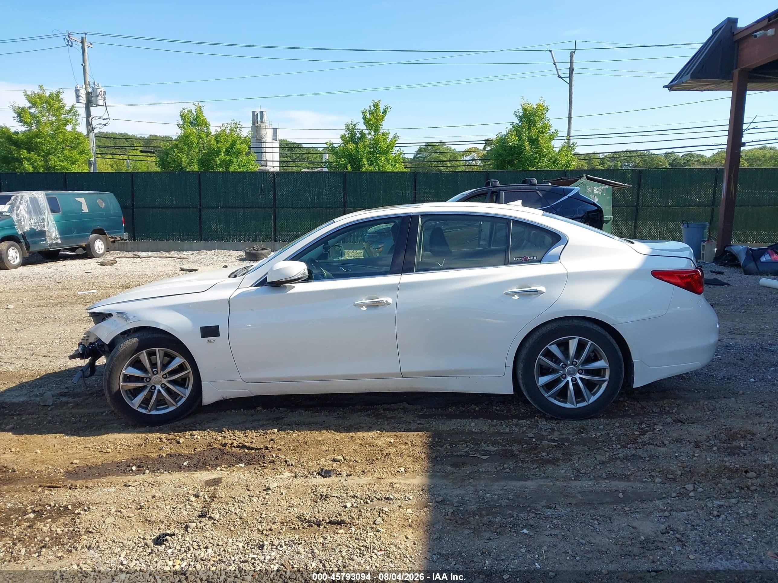 2014 Infiniti Q50 Premium White vin: JN1BV7AR3EM685078