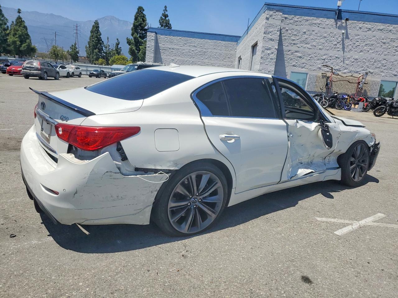 2014 Infiniti Q50 Base White vin: JN1BV7AR3EM685193
