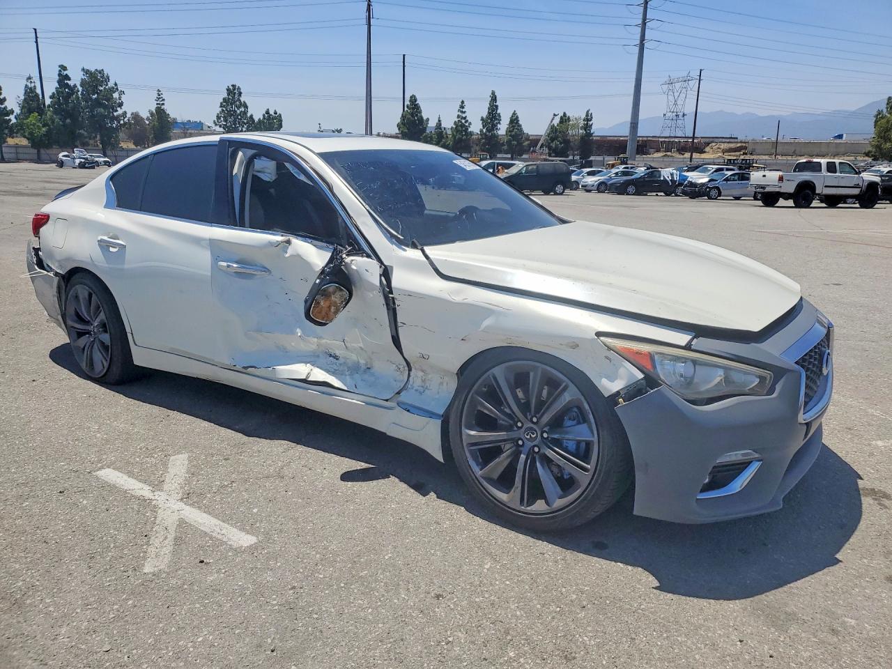 2014 Infiniti Q50 Base White vin: JN1BV7AR3EM685193