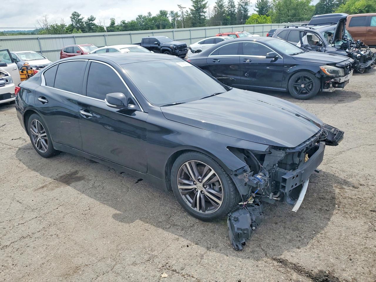 2014 Infiniti Q50 Premium Black vin: JN1BV7AR3EM688708
