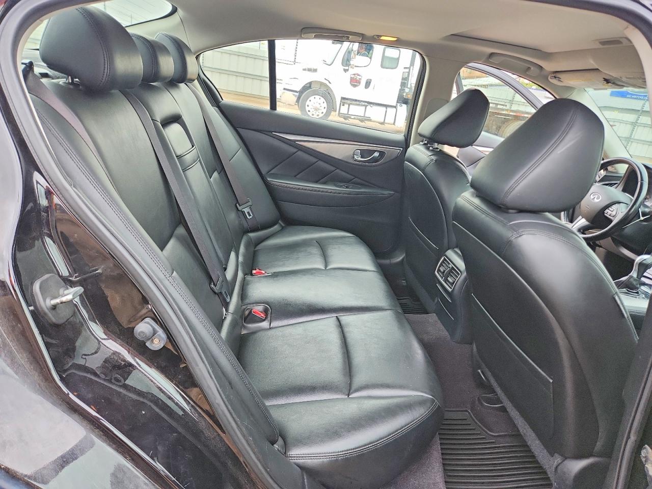 2014 Infiniti Q50 Premium Черный vin: JN1BV7AR3EM691334