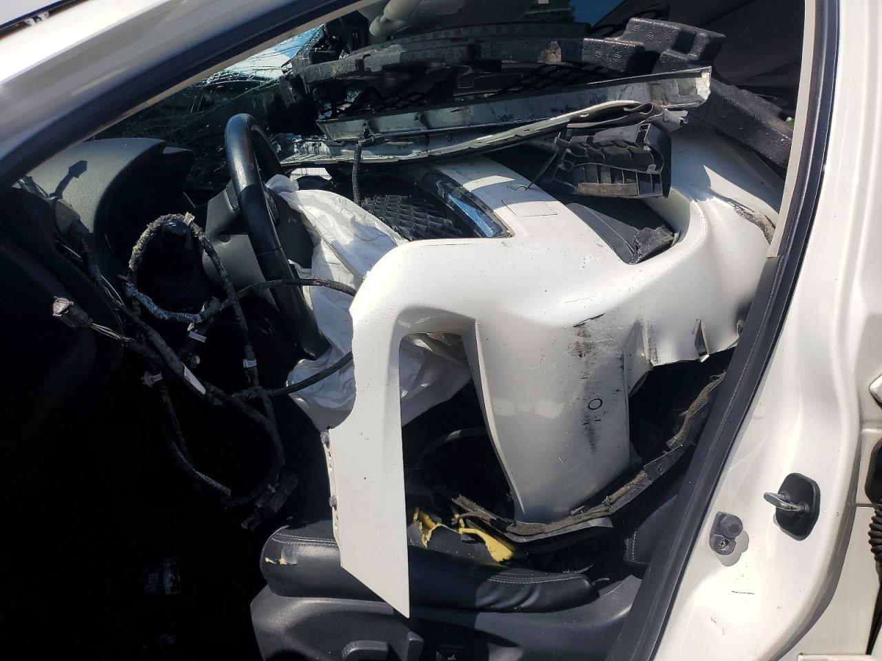 2014 Infiniti Q50 Premium White vin: JN1BV7AR3EM695349