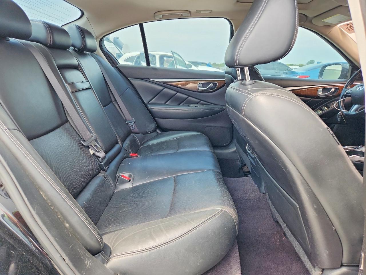 2014 Infiniti Q50 Premium Black vin: JN1BV7AR3EM696274
