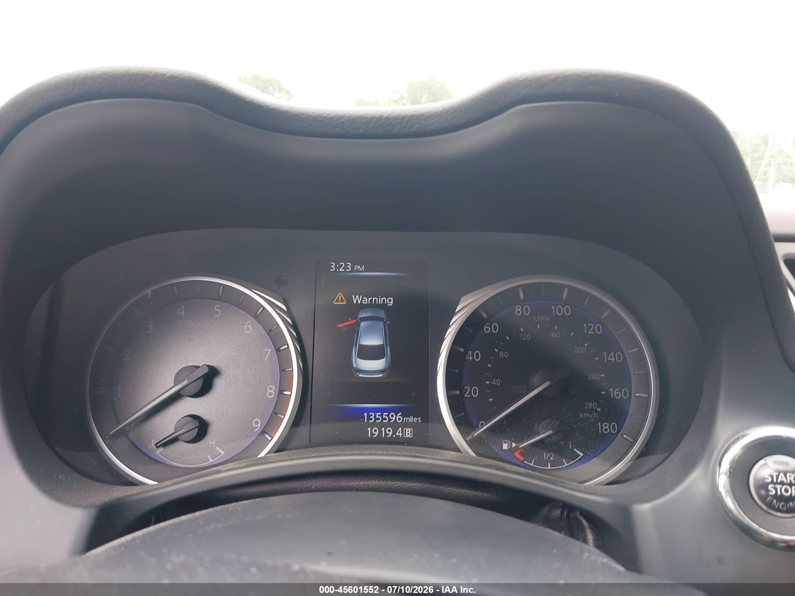 2015 Infiniti Q50 Premium Серебряный vin: JN1BV7AR3FM404737