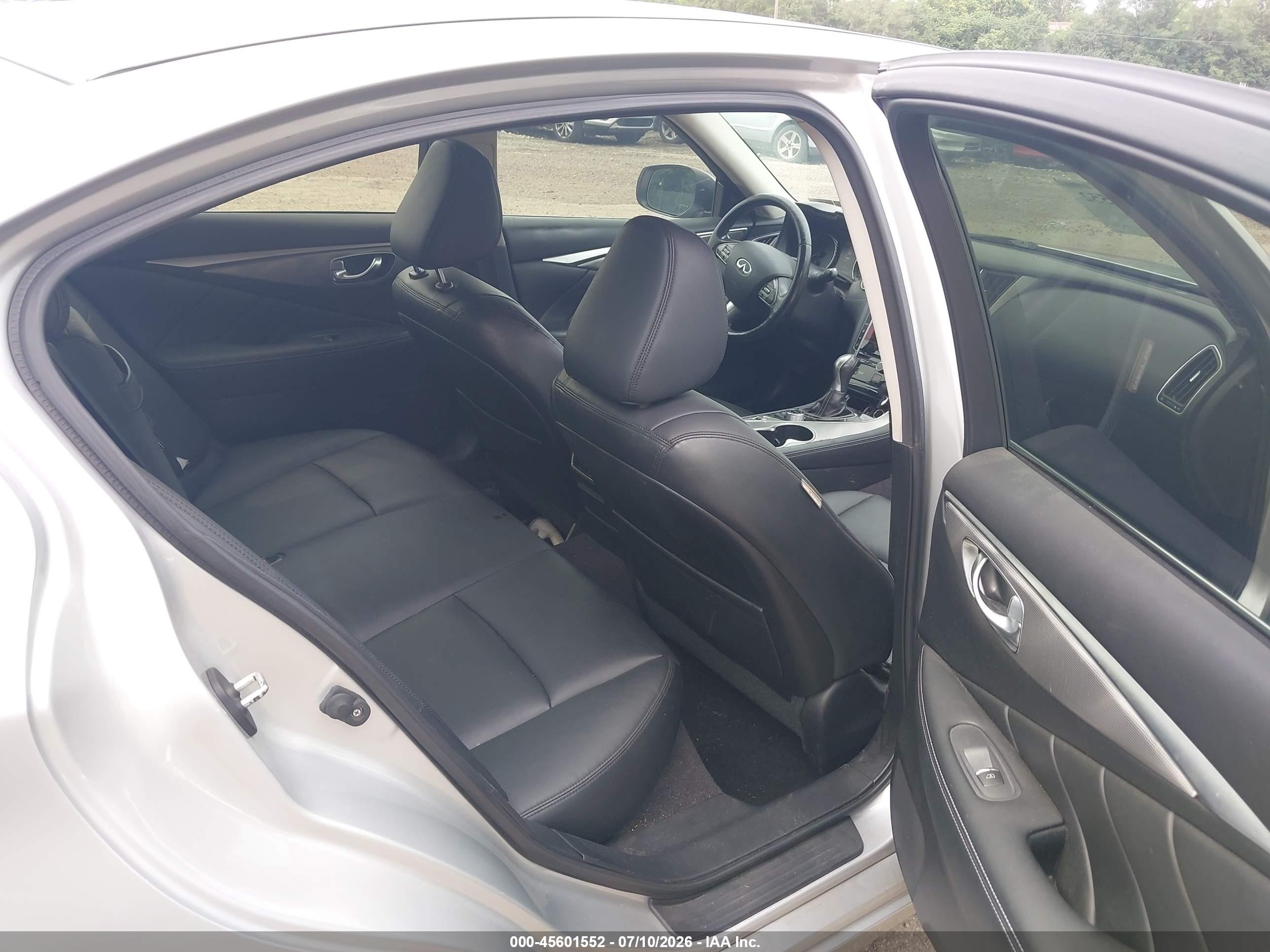 2015 Infiniti Q50 Premium Серебряный vin: JN1BV7AR3FM404737