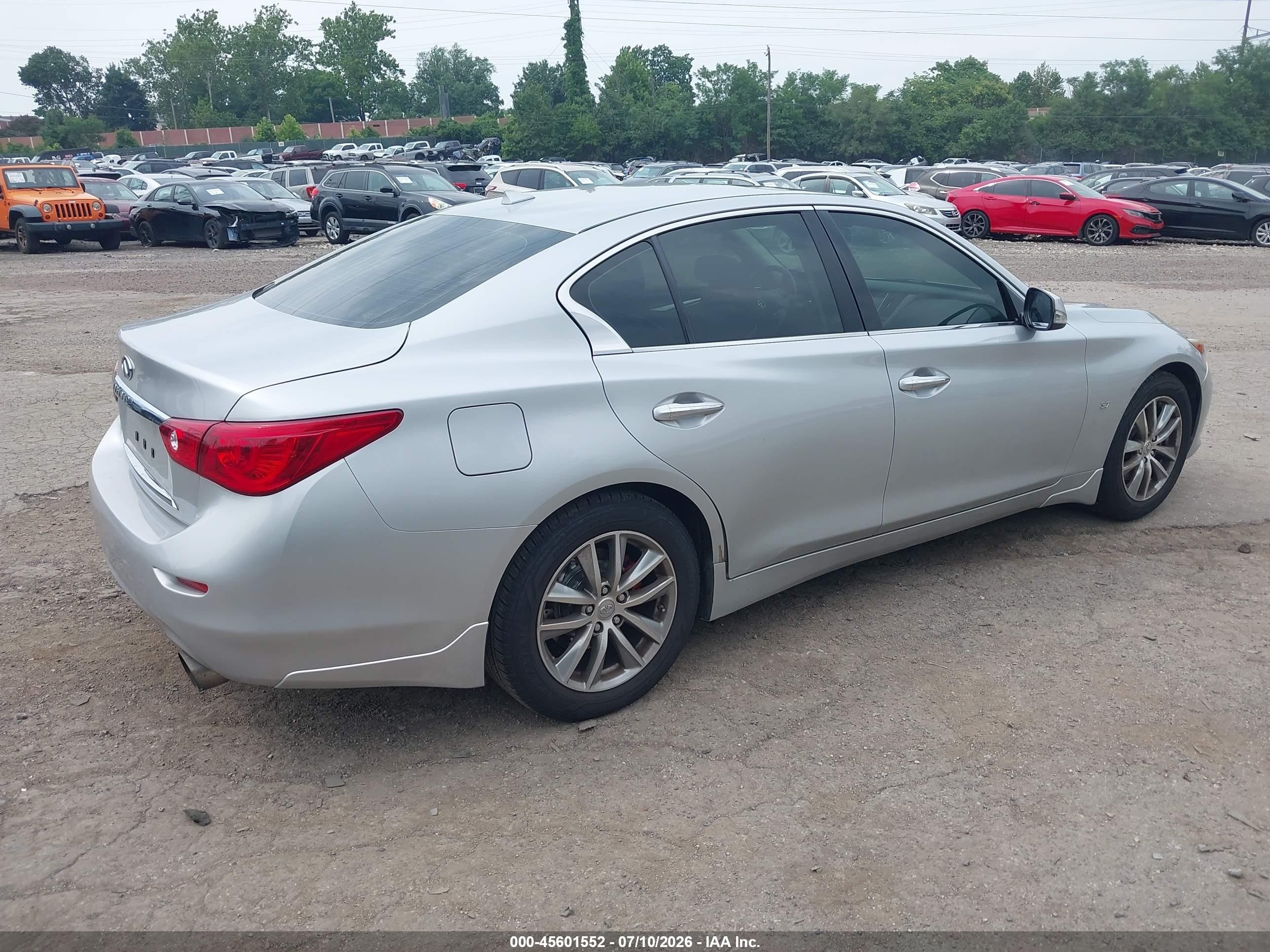 2015 Infiniti Q50 Premium Серебряный vin: JN1BV7AR3FM404737