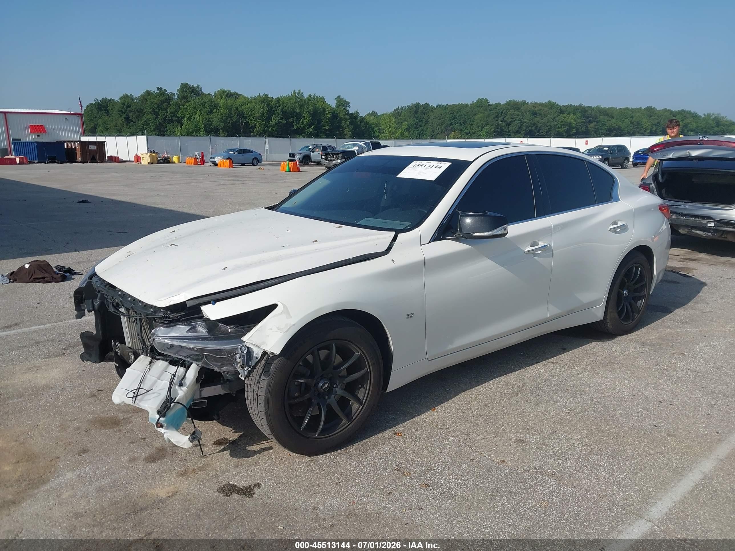 2015 Infiniti Q50 Premium White vin: JN1BV7AR3FM418587