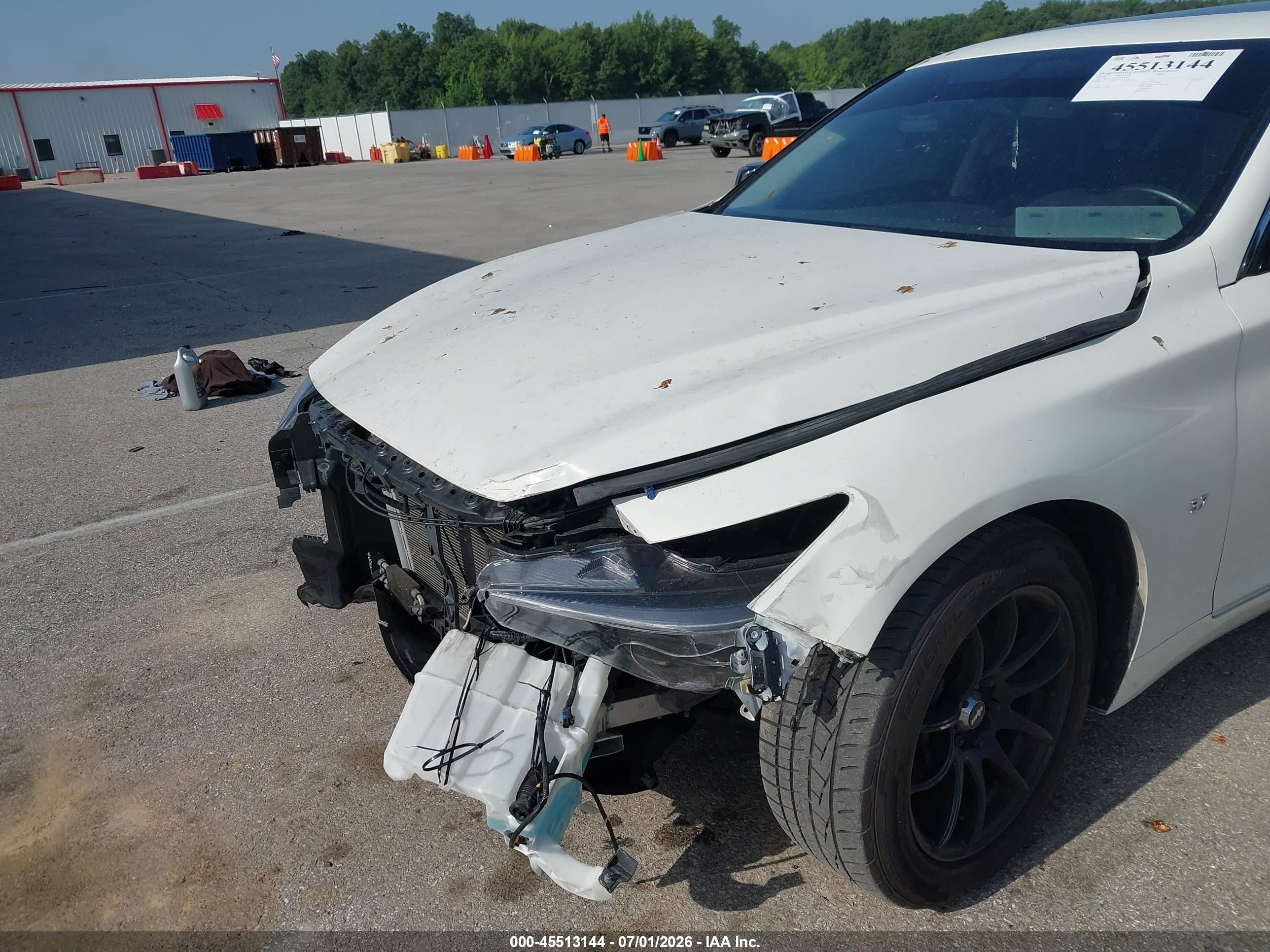 2015 Infiniti Q50 Premium White vin: JN1BV7AR3FM418587