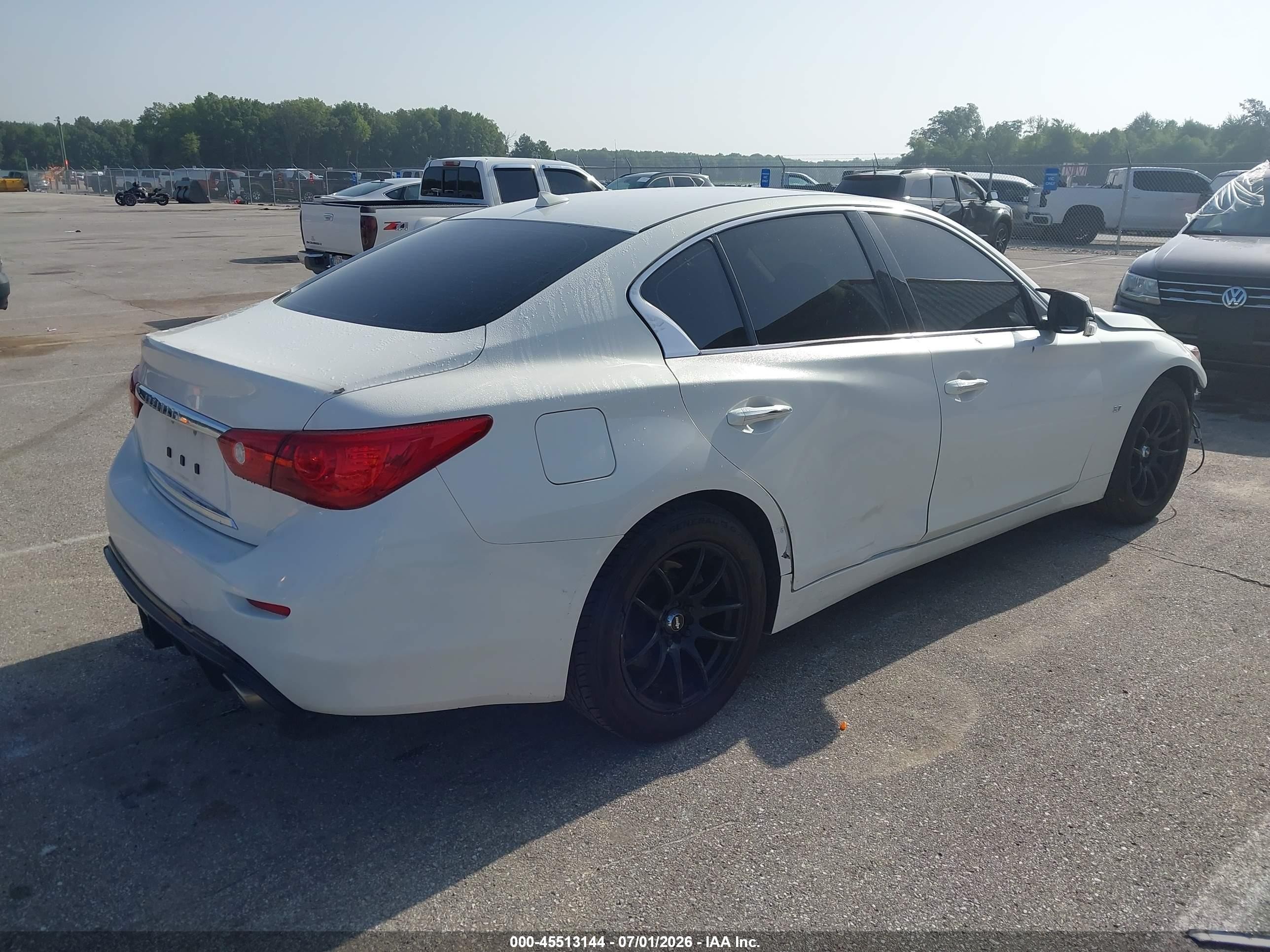 2015 Infiniti Q50 Premium White vin: JN1BV7AR3FM418587