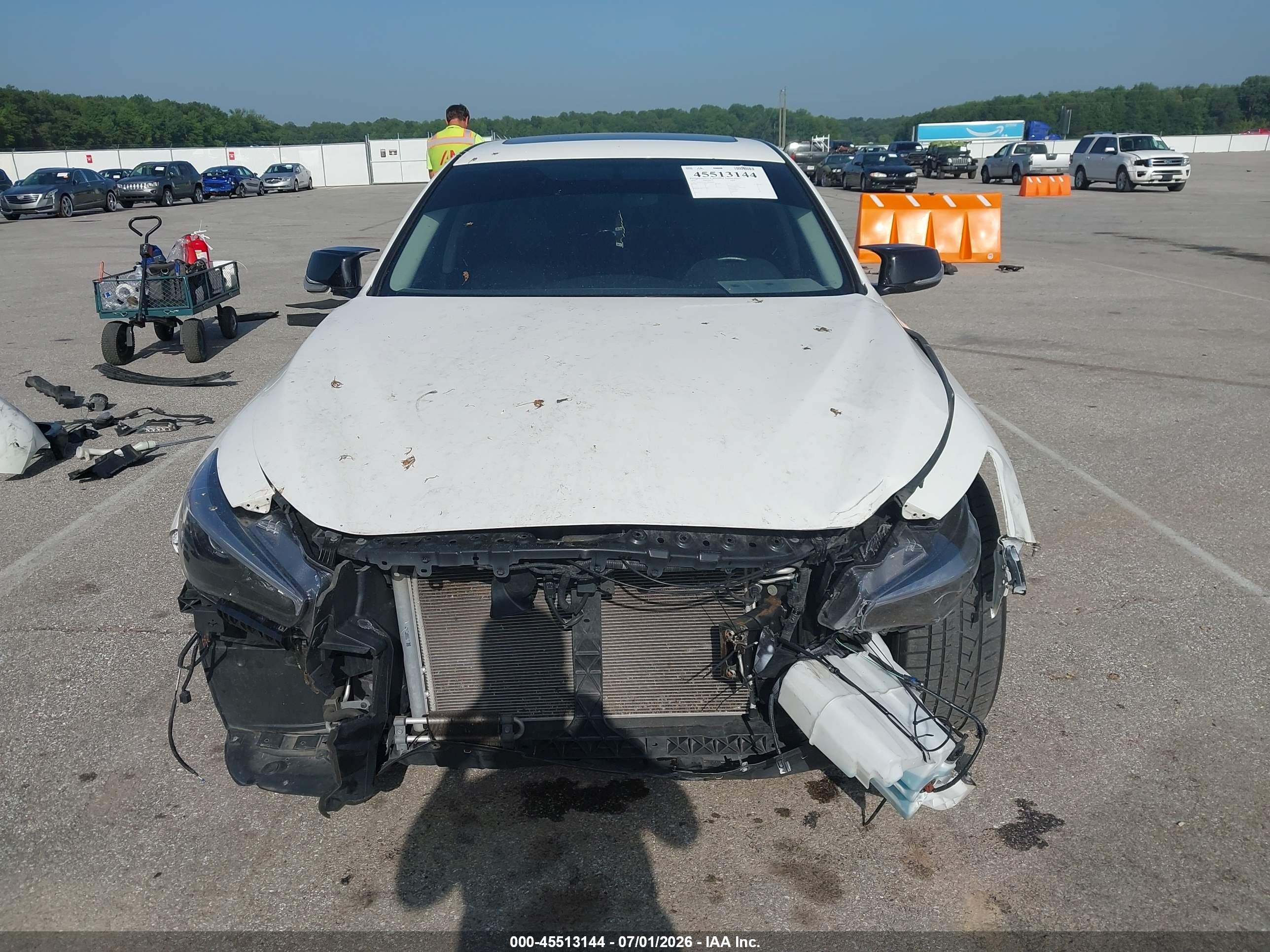 2015 Infiniti Q50 Premium White vin: JN1BV7AR3FM418587