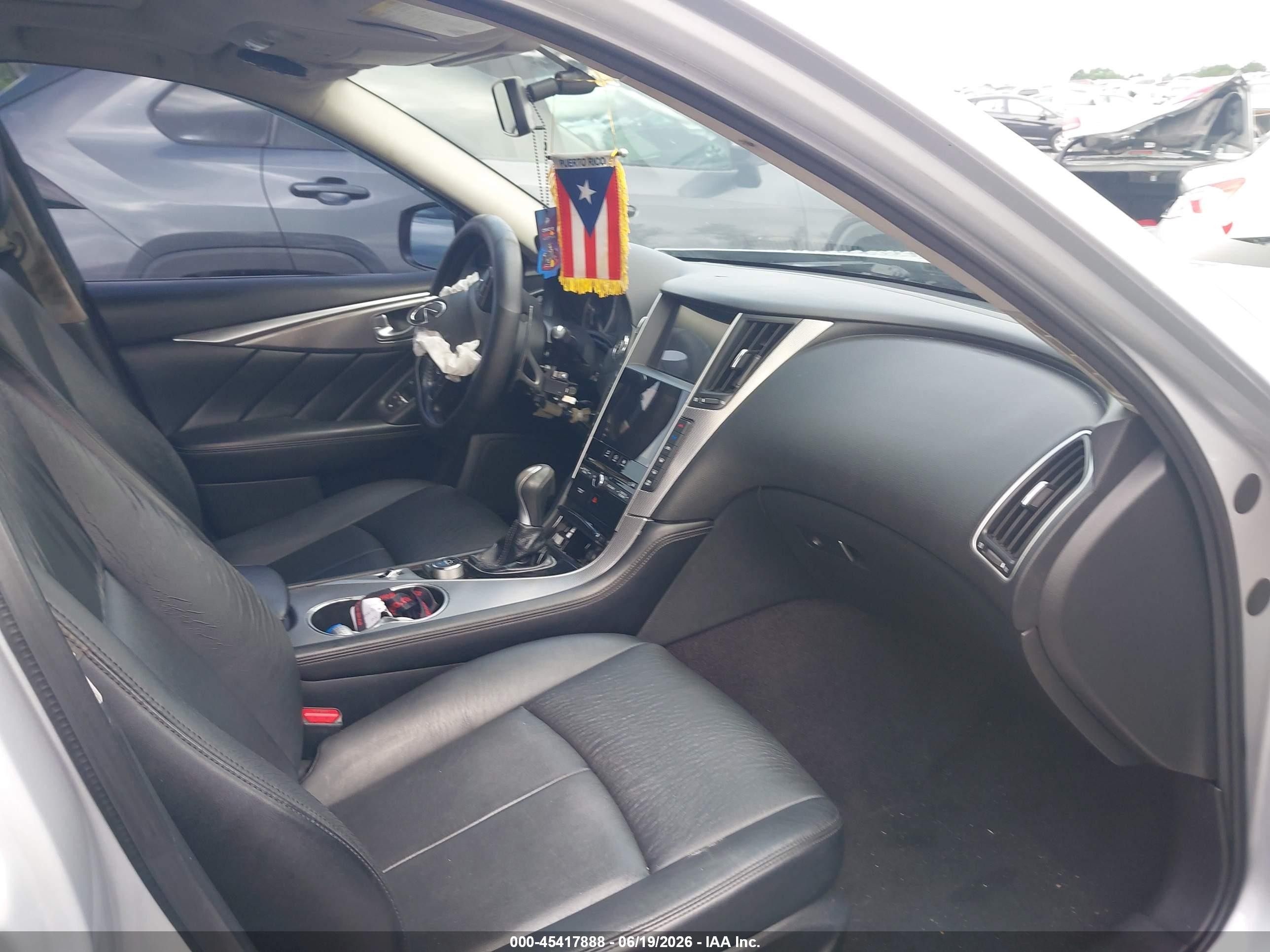 2015 Infiniti Q50   Silver vin: JN1BV7AR3FM420405