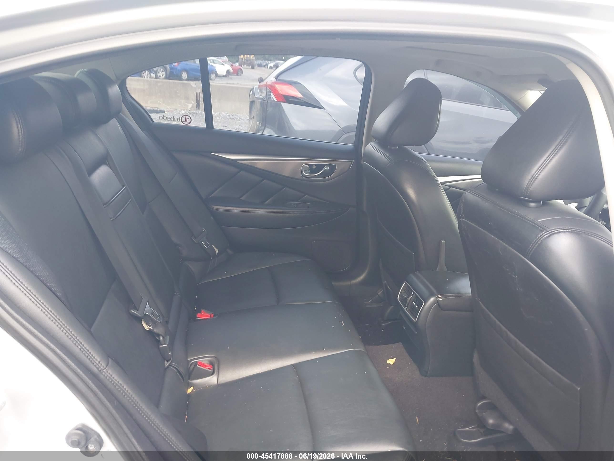 2015 Infiniti Q50   Silver vin: JN1BV7AR3FM420405