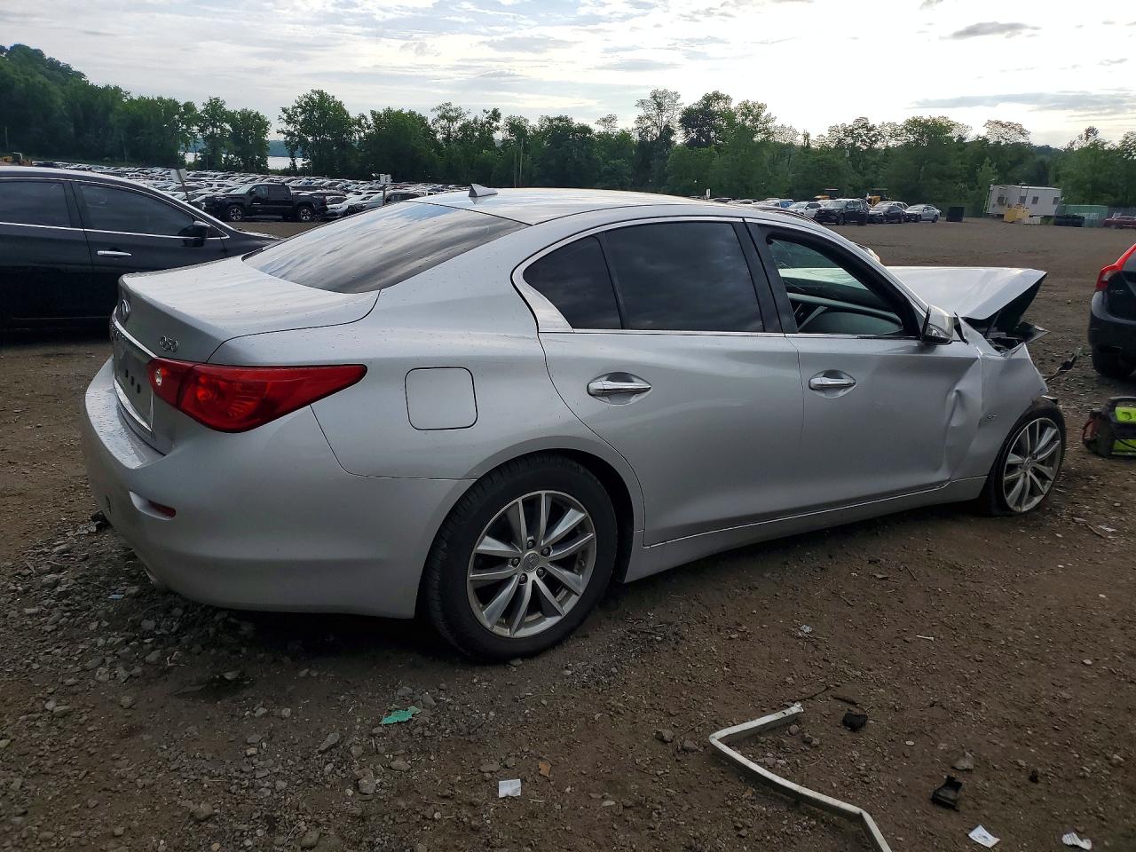 2015 Infiniti Q50 Premium Silver vin: JN1BV7AR3FM421327