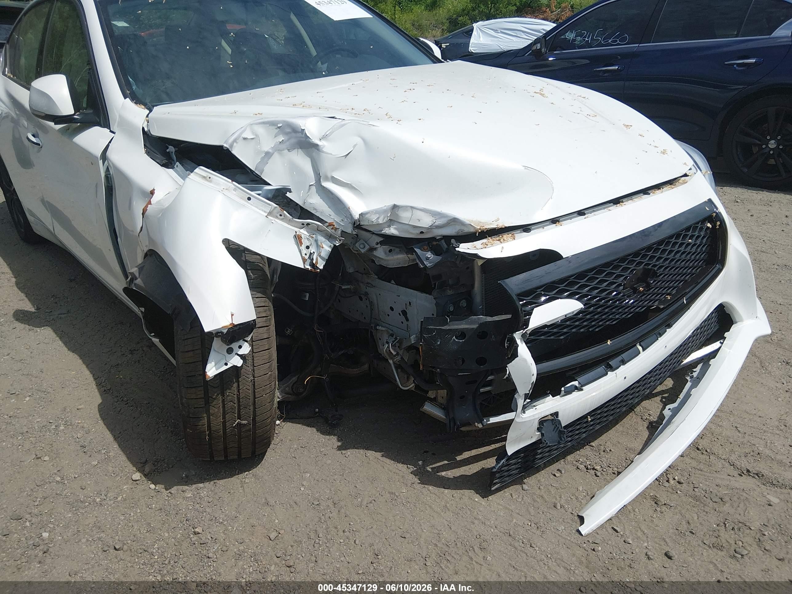 2015 Infiniti Q50 Premium White vin: JN1BV7AR3FM423093