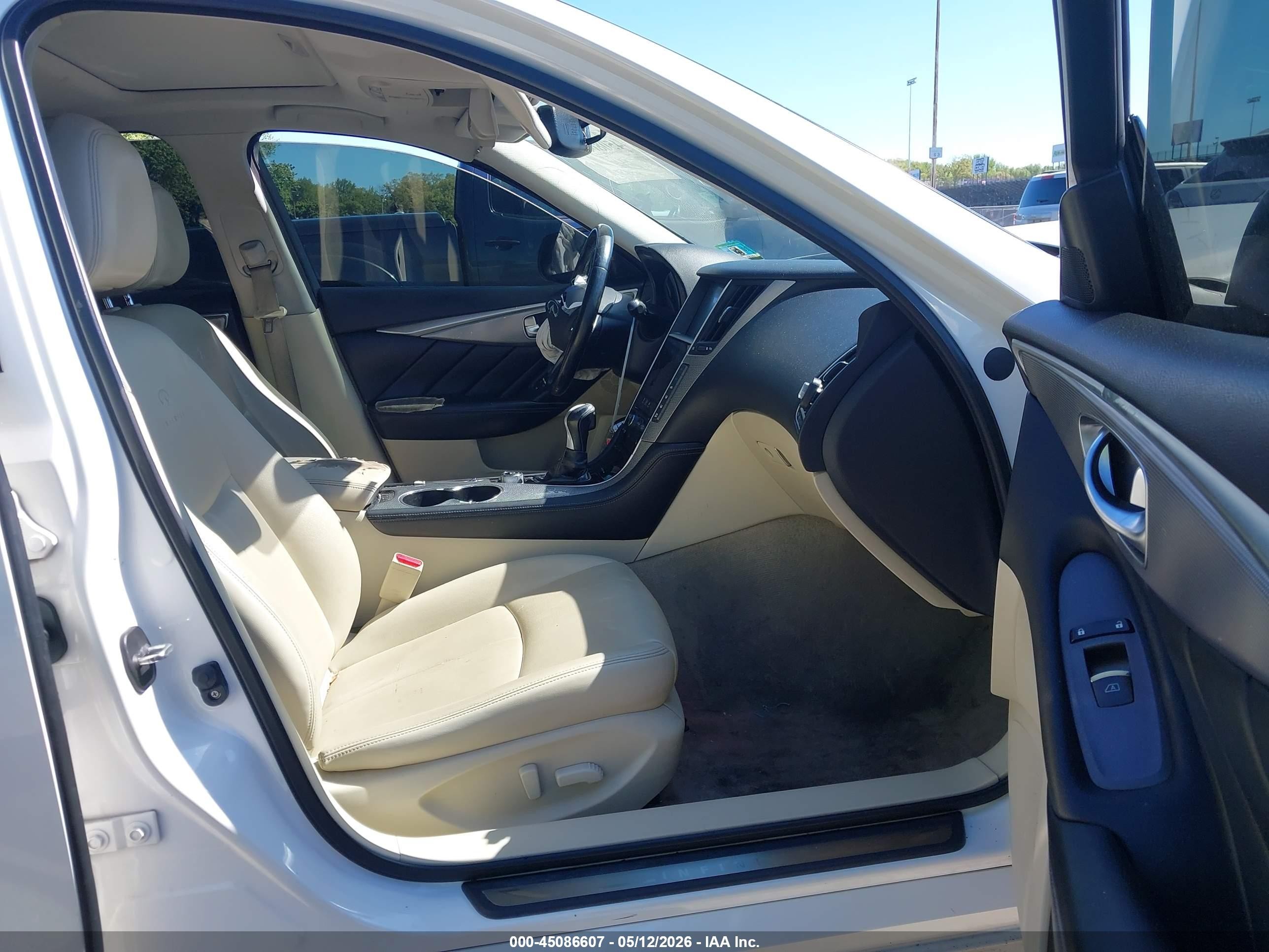 2014 Infiniti Q50 Premium White vin: JN1BV7AR4EM688460