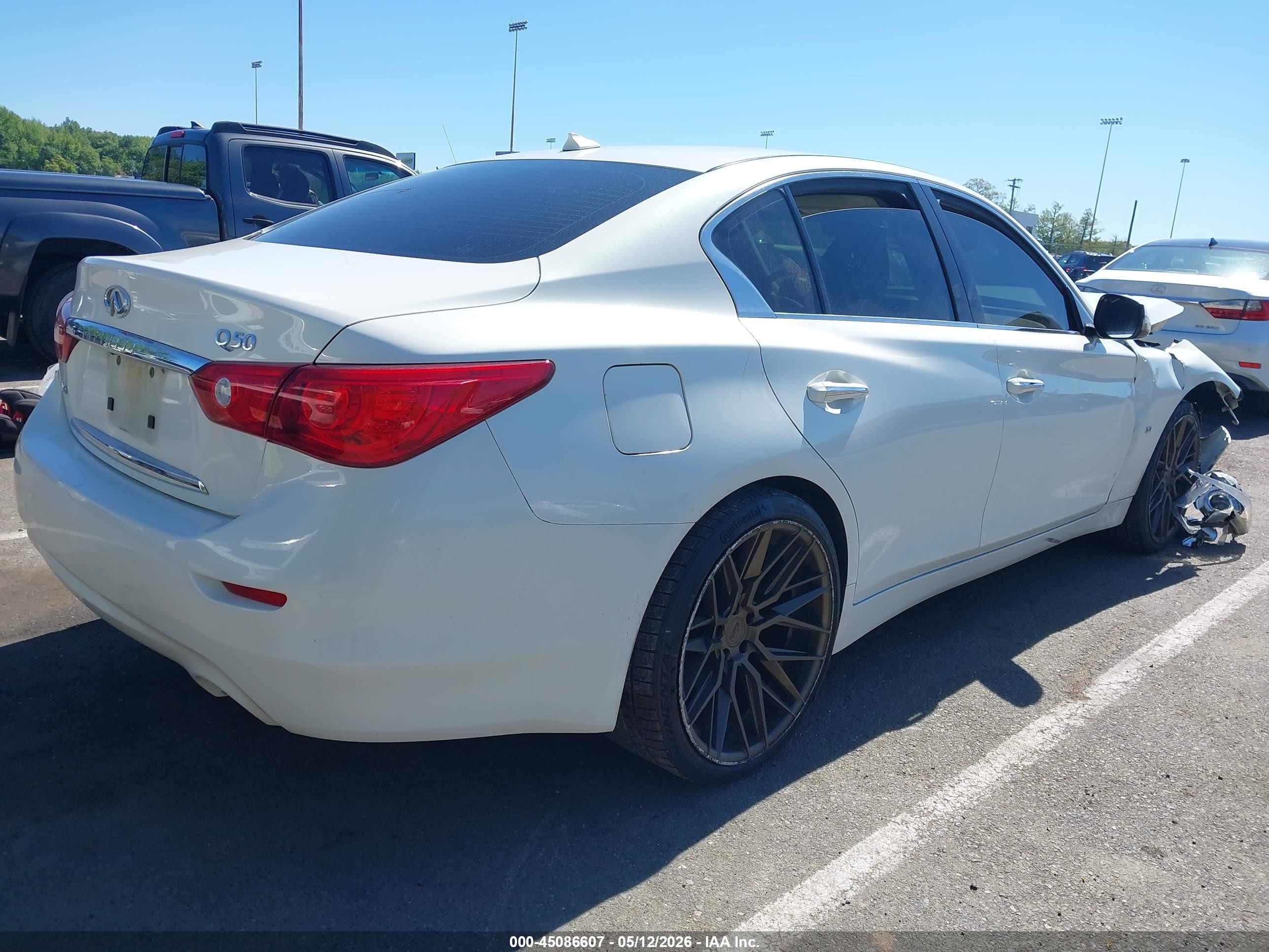 2014 Infiniti Q50 Premium White vin: JN1BV7AR4EM688460