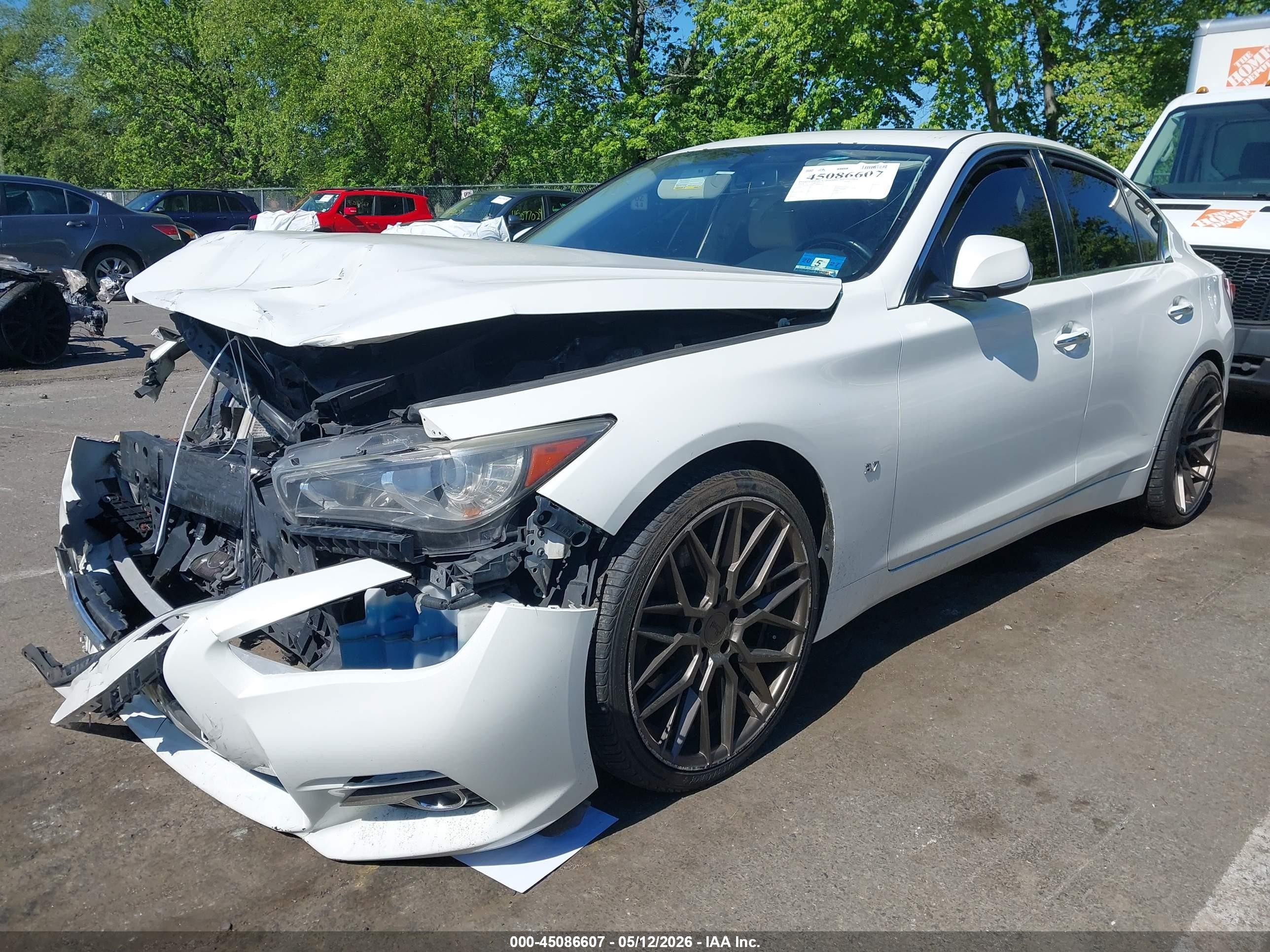 2014 Infiniti Q50 Premium White vin: JN1BV7AR4EM688460