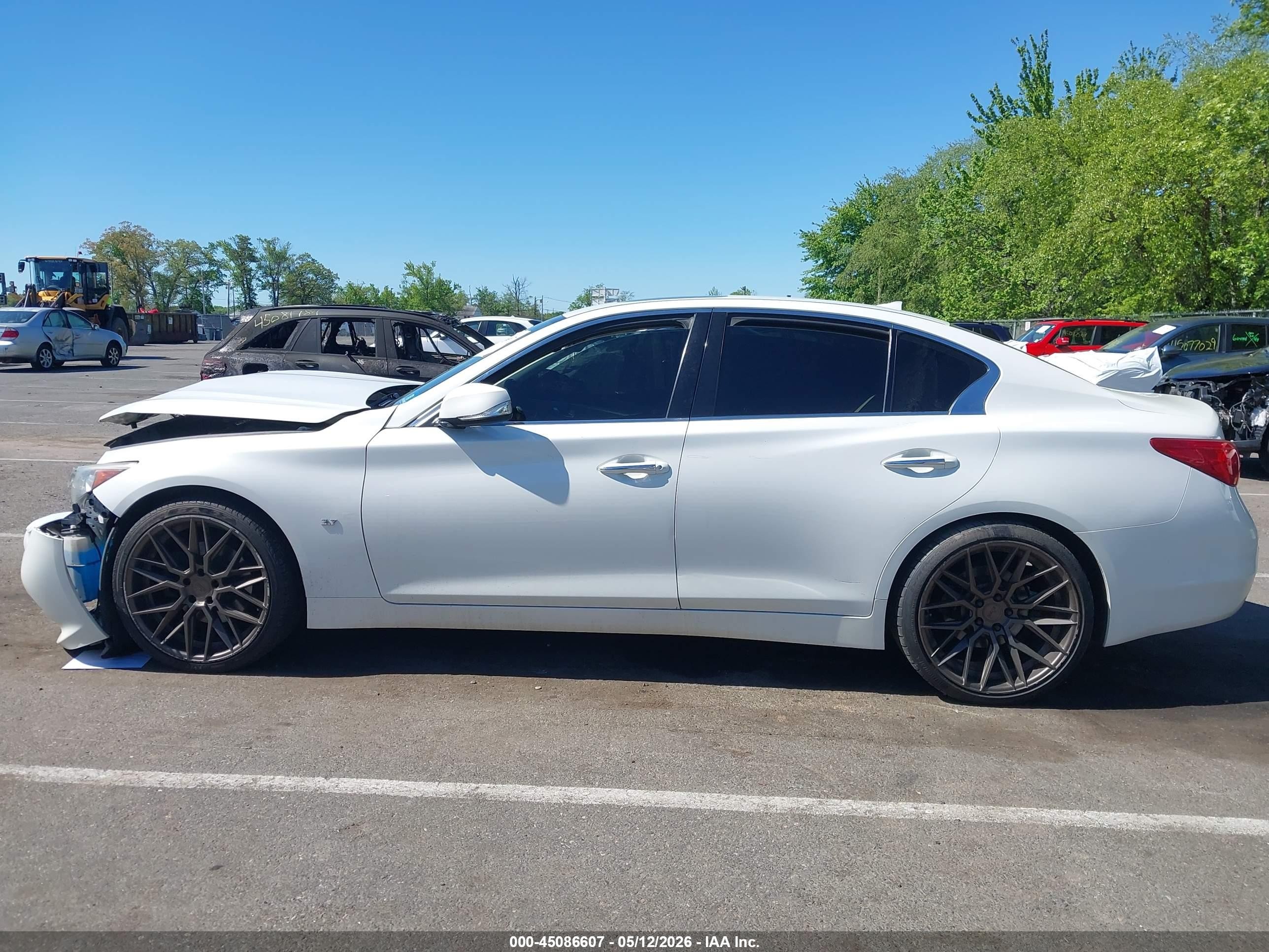 2014 Infiniti Q50 Premium White vin: JN1BV7AR4EM688460
