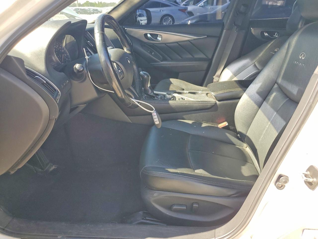 2014 Infiniti Q50 Premium Белый vin: JN1BV7AR4EM689348