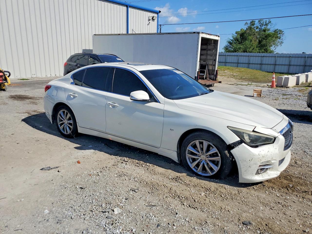 2014 Infiniti Q50 Premium Белый vin: JN1BV7AR4EM689348