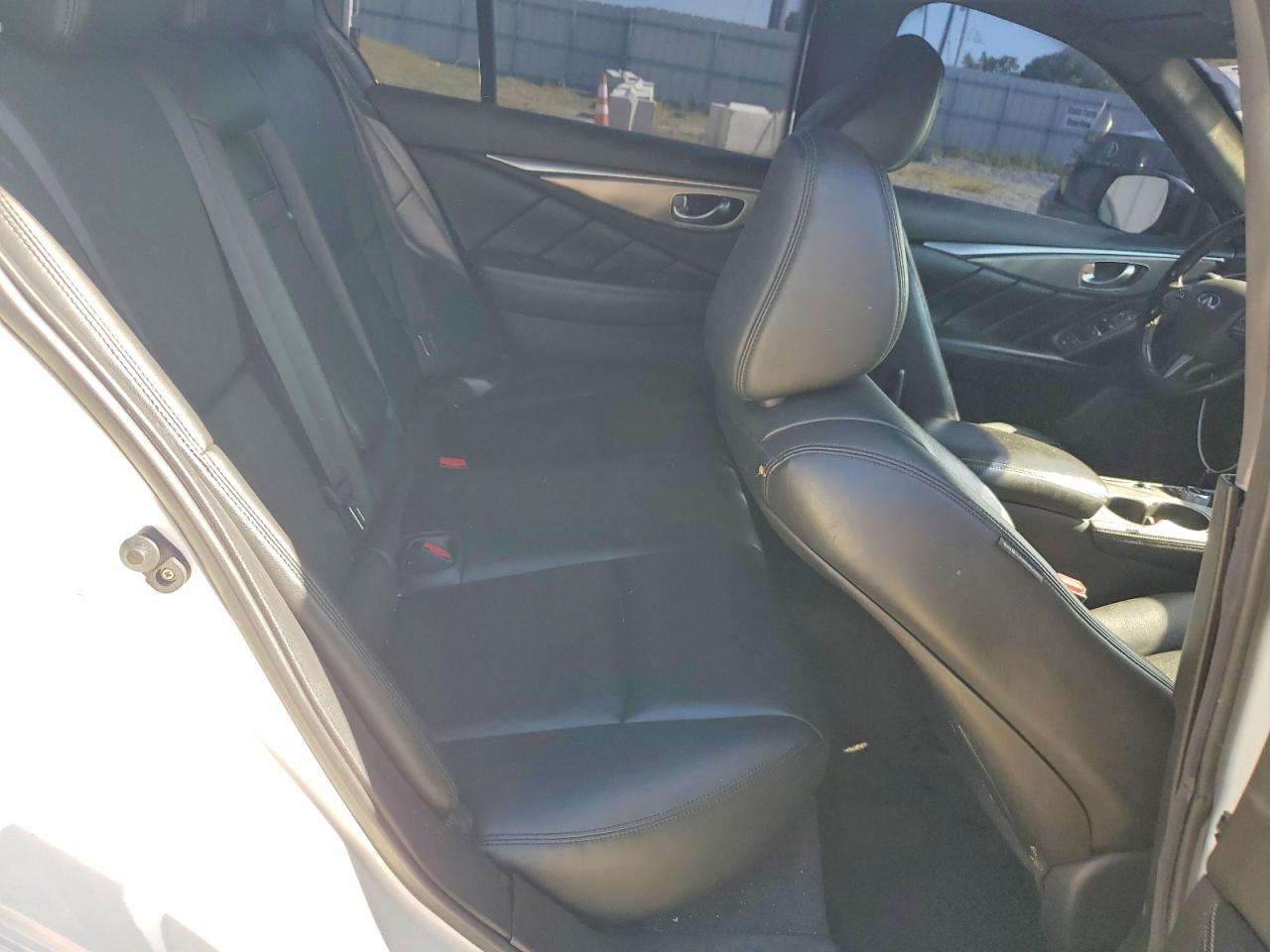 2014 Infiniti Q50 Premium Белый vin: JN1BV7AR4EM689348