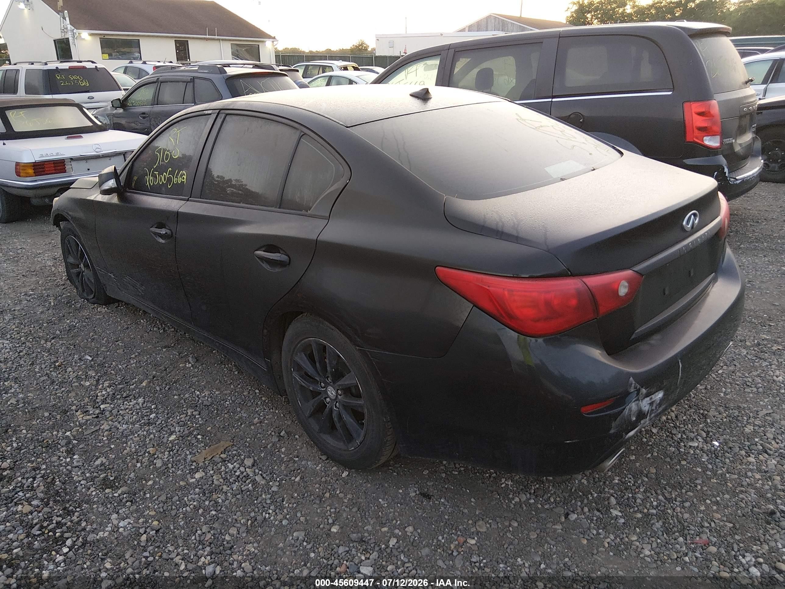 2014 Infiniti Q50 Premium Black vin: JN1BV7AR4EM690662
