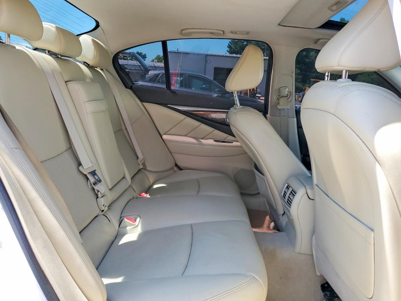 2014 Infiniti Q50 Premium White vin: JN1BV7AR4EM704527